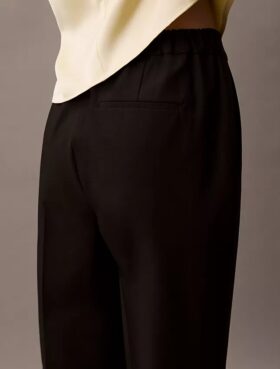 Refined Stretch Tapered Trouser