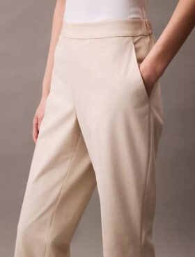 Refined Stretch Tapered Trouser